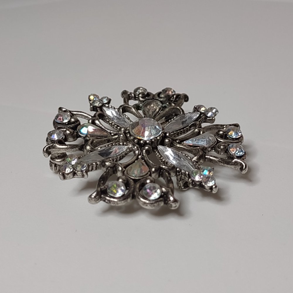 Pretty Vintage Metal And Plastic Brooch - Picture 8 of 11